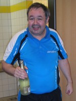 Herren4 - Norbert Wasem und Aufstiegssekt